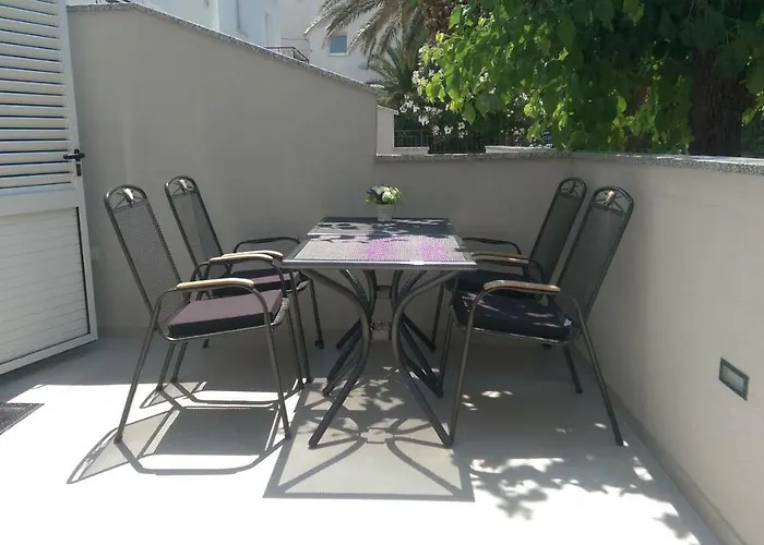 Dina * Makarska