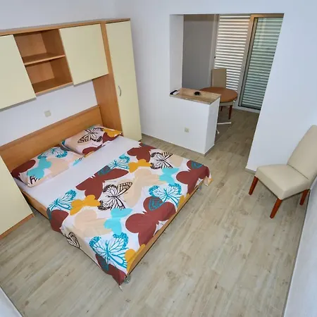 Apartment Dina Makarska