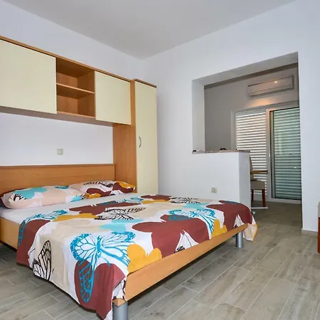 Dina Apartment