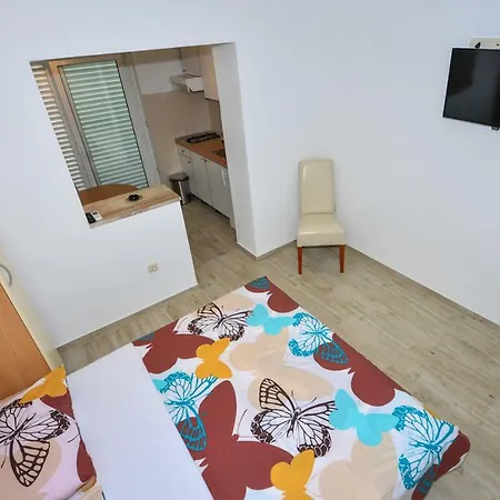 Dina Apartment *