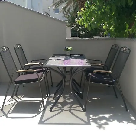 Dina * Makarska