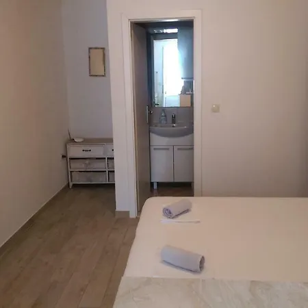 Apartment Dina *
